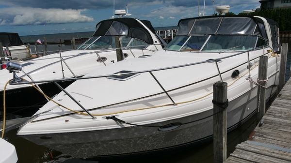 Rinker 342 Fiesta Vee 