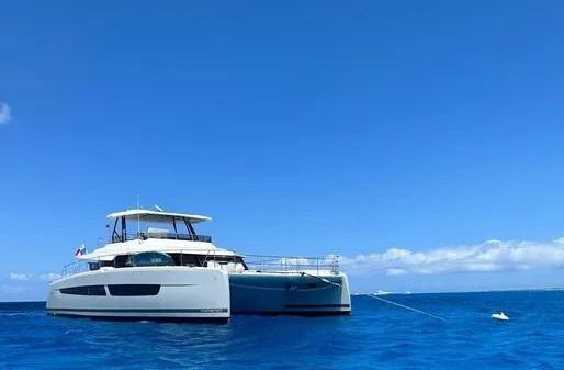 Fountaine Pajot Power 67 