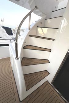 Horizon Flybridge Motor Yacht image