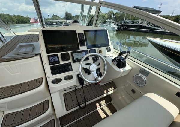 Wellcraft 340 Coastal image