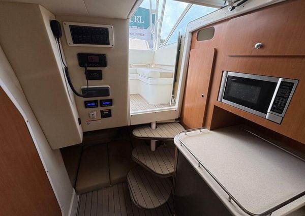 Wellcraft 340 Coastal image