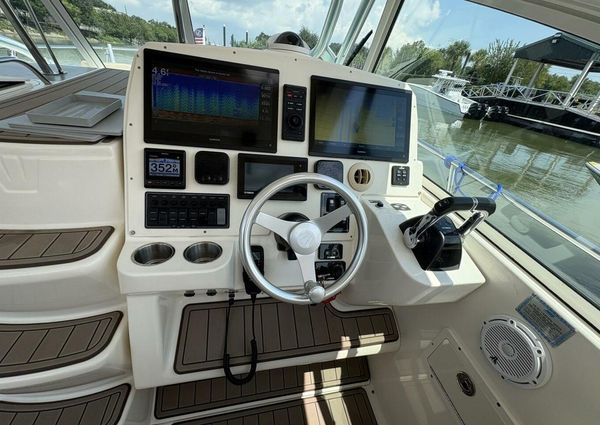 Wellcraft 340 Coastal image