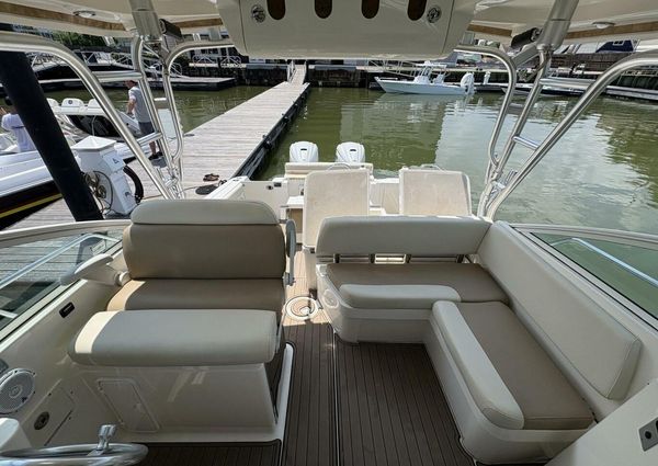 Wellcraft 340 Coastal image