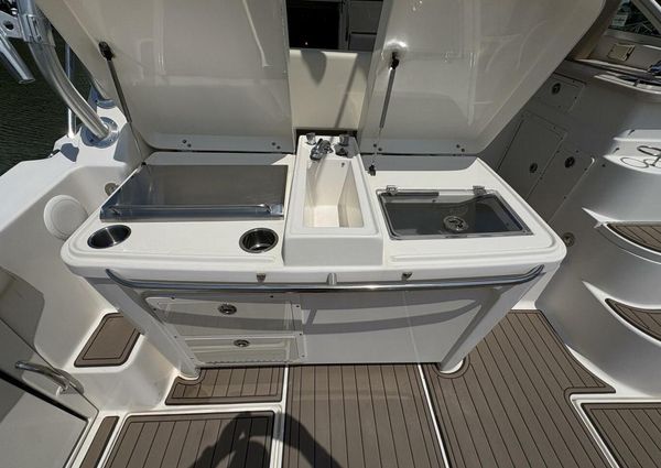 Wellcraft 340 Coastal image