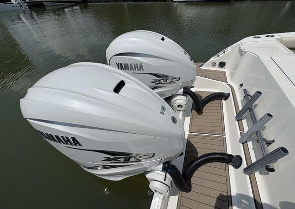 Wellcraft 340 Coastal image