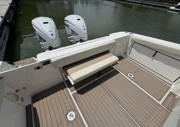 Wellcraft 340 Coastal image