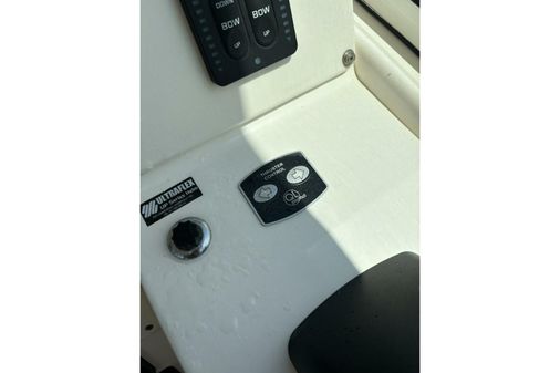 Wellcraft 340 Coastal image