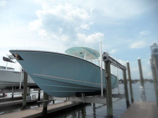 Cobia 320 Center Console - main image