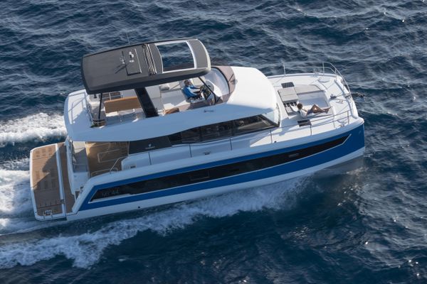 Fountaine-pajot MY-6 - main image