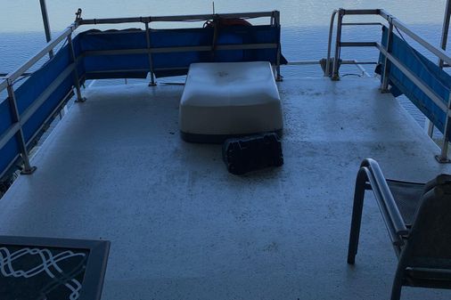 Gibson HOUSEBOAT image
