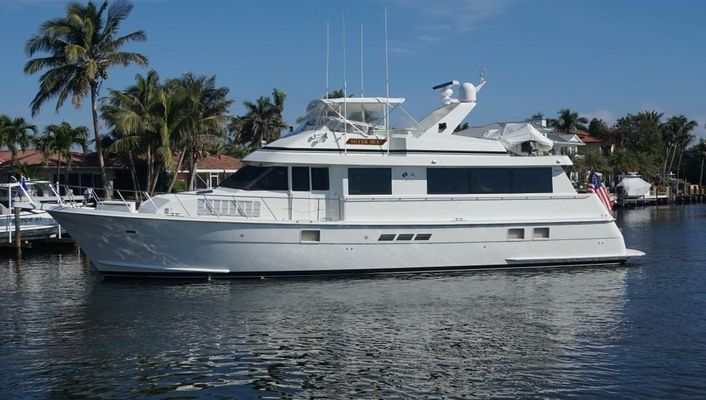 Hatteras Sport Deck - main image