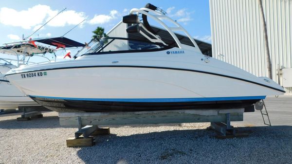 Yamaha Boats AR210 