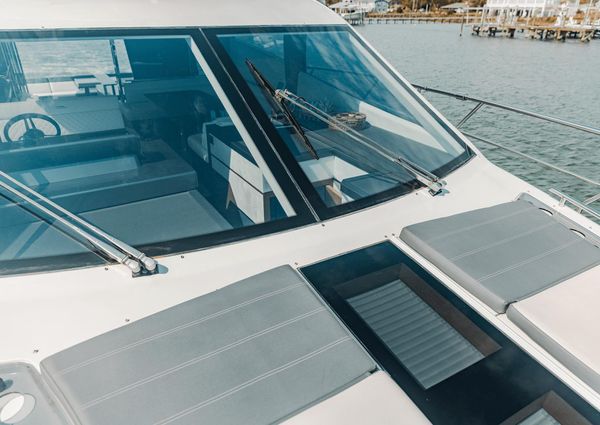 Galeon 550 Fly image