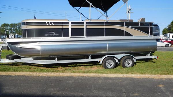 Bennington 22 SXS APG