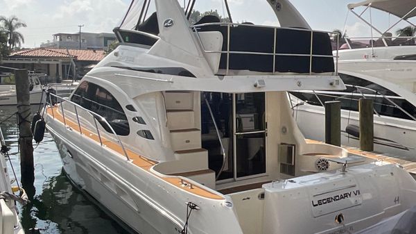 Sea Ray 44 Sedan Bridge 