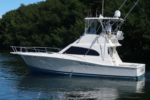 Luhrs 40 Convertible image