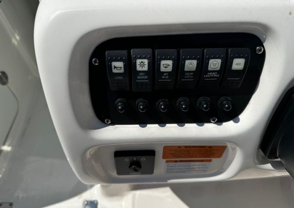 Robalo R207-DUAL-CONSOLE image