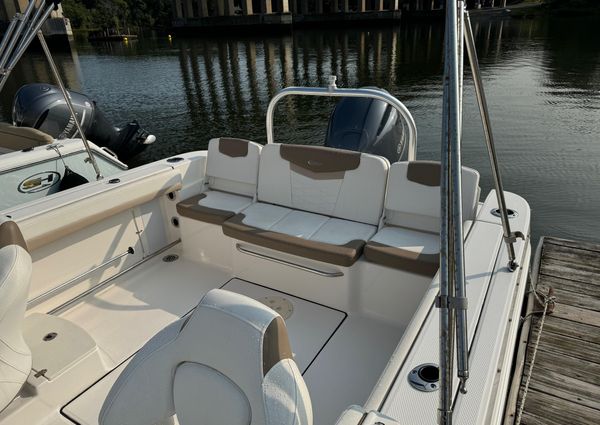 Robalo R207-DUAL-CONSOLE image