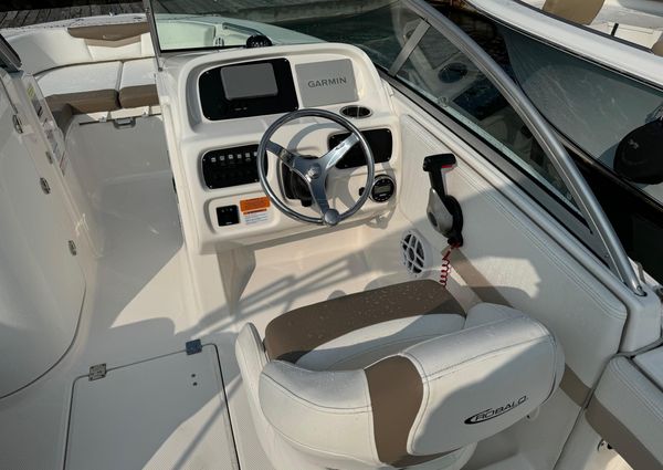 Robalo R207-DUAL-CONSOLE image