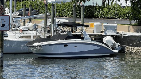 Sea Ray 270 SDX Outboard 