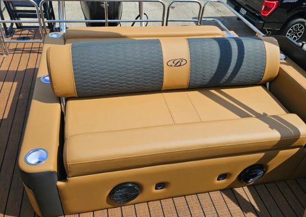 Bentley-pontoons ELITE-223-SWINGBACK image