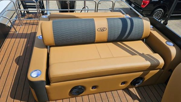 Bentley-pontoons ELITE-223-SWINGBACK image