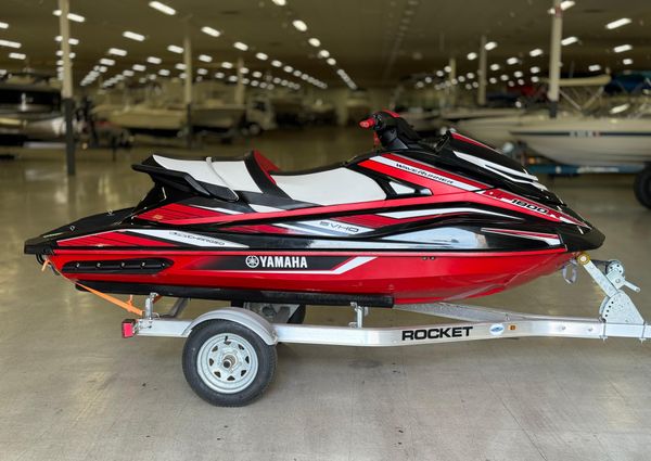 Yamaha-waverunner GP1800R image