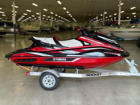 Yamaha-waverunner GP1800R image