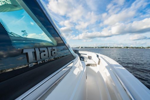 Tiara Yachts 43 LS image