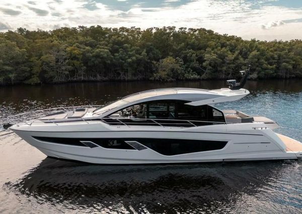 Sunseeker Predator 65 image