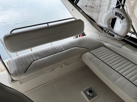 Bayliner 3488 Avanti image