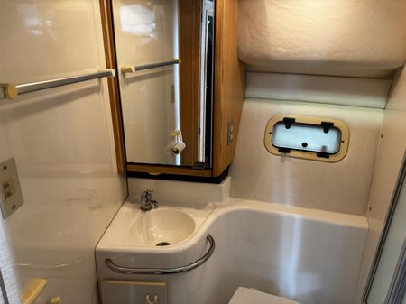 Bayliner 3488 Avanti image