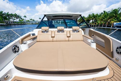 Sea Ray Sundancer 320 image