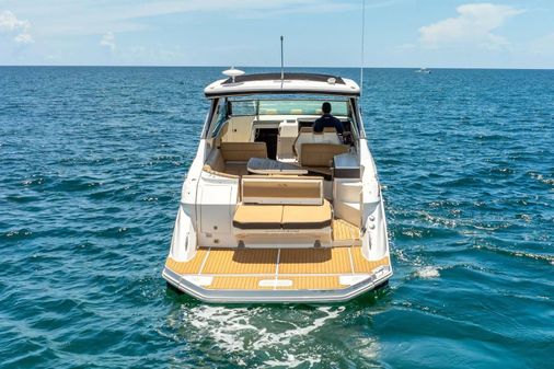 Sea Ray Sundancer 320 image