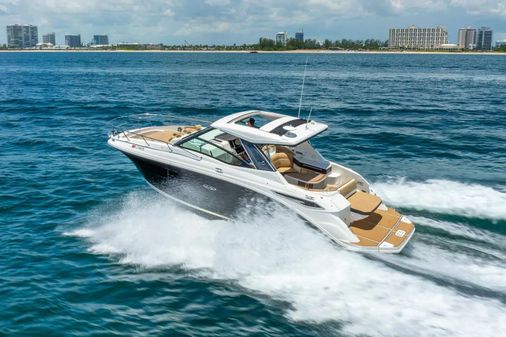 Sea Ray Sundancer 320 image