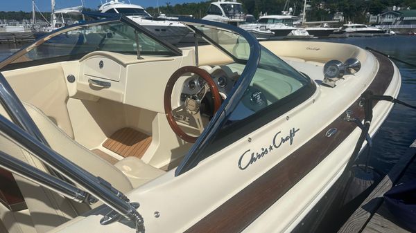 Chris-Craft Launch 23