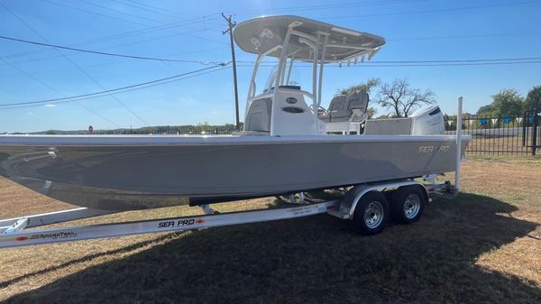 Sea Pro 248 Bay 