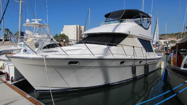 Bayliner 3988 Command Bridge Motoryacht 