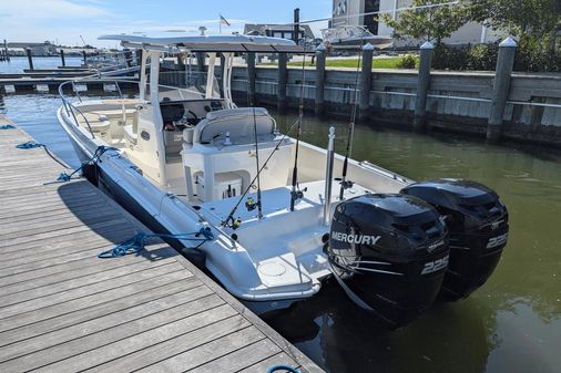 Boston Whaler 27 DAUNTLESS image