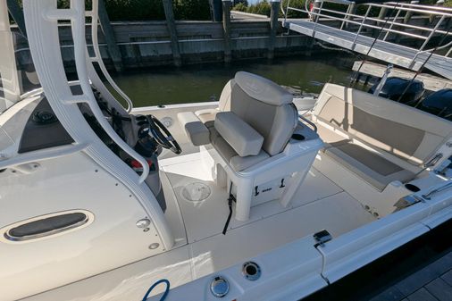 Boston Whaler 27 DAUNTLESS image