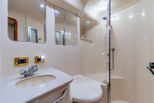 Sea Ray 480 Sedan Bridge image