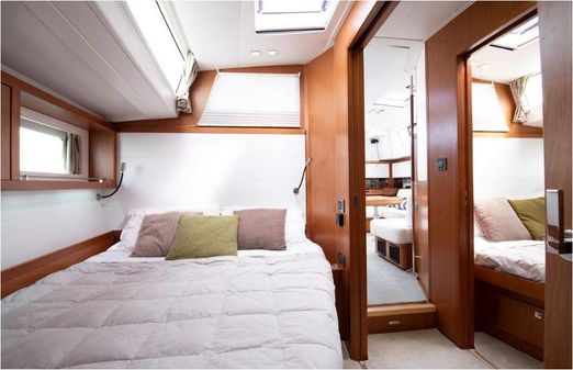 Beneteau SENSE-55-QUARTER-SHARE image