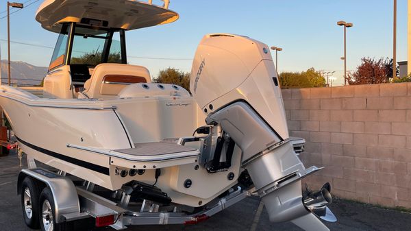 Chris-Craft Catalina 24