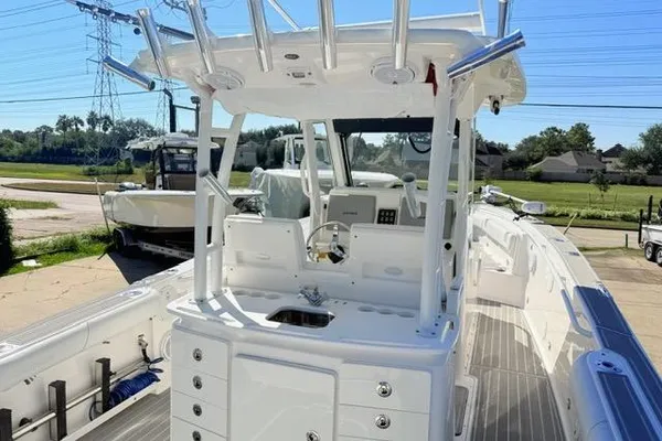 Everglades 325-CENTER-CONSOLE image