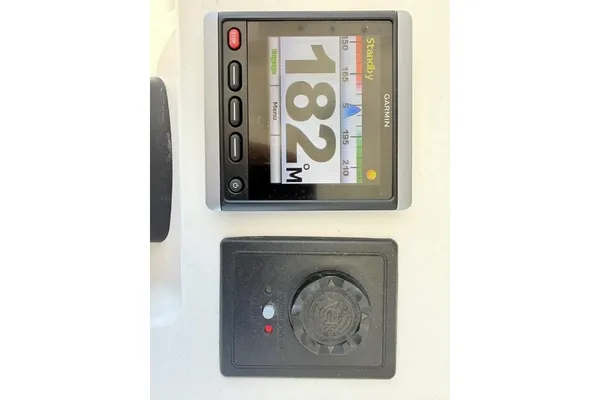 Everglades 325-CENTER-CONSOLE image