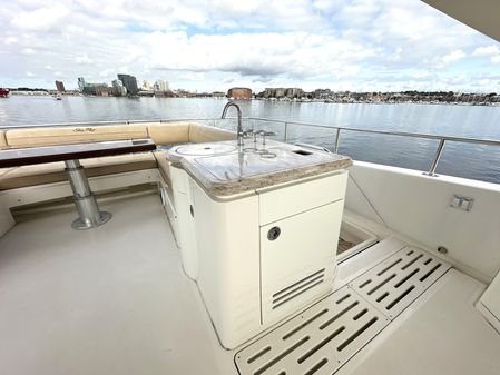 Sea Ray L650 Fly image