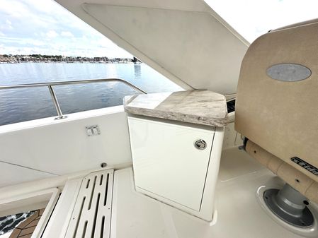 Sea Ray L650 Fly image