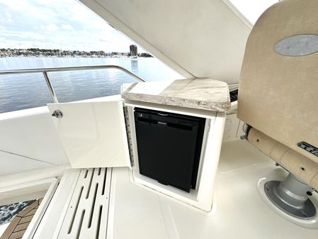 Sea Ray L650 Fly image