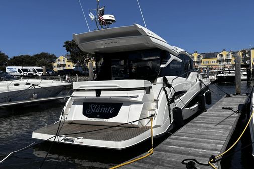 Galeon 425 HTS image