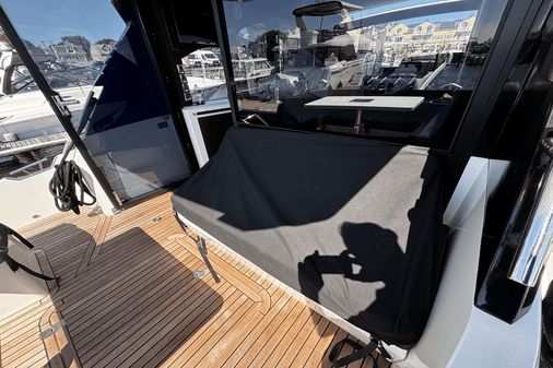 Galeon 425 HTS image